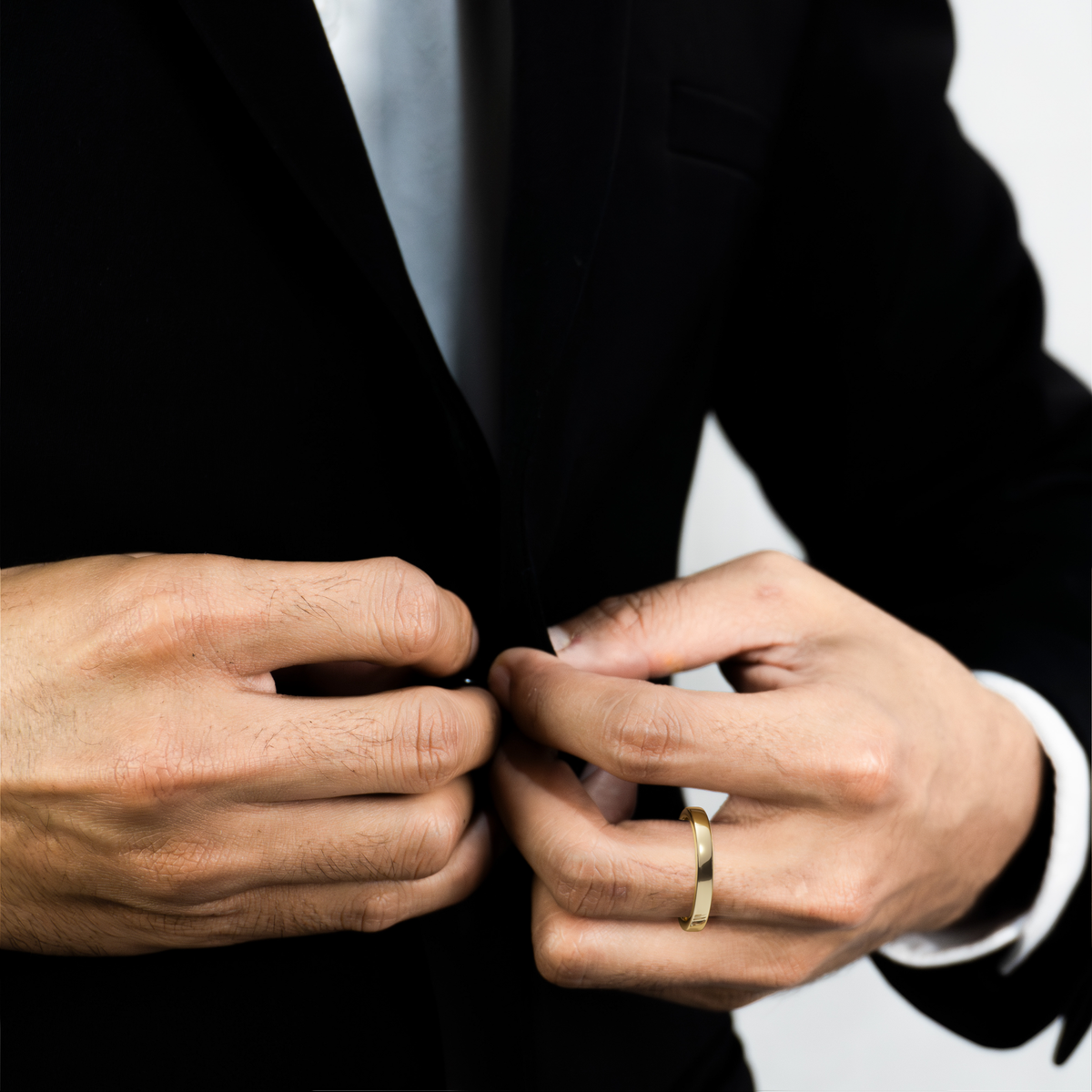 BASTION 3 mm Wedding Band in 18K Yellow Gold – worn on hand