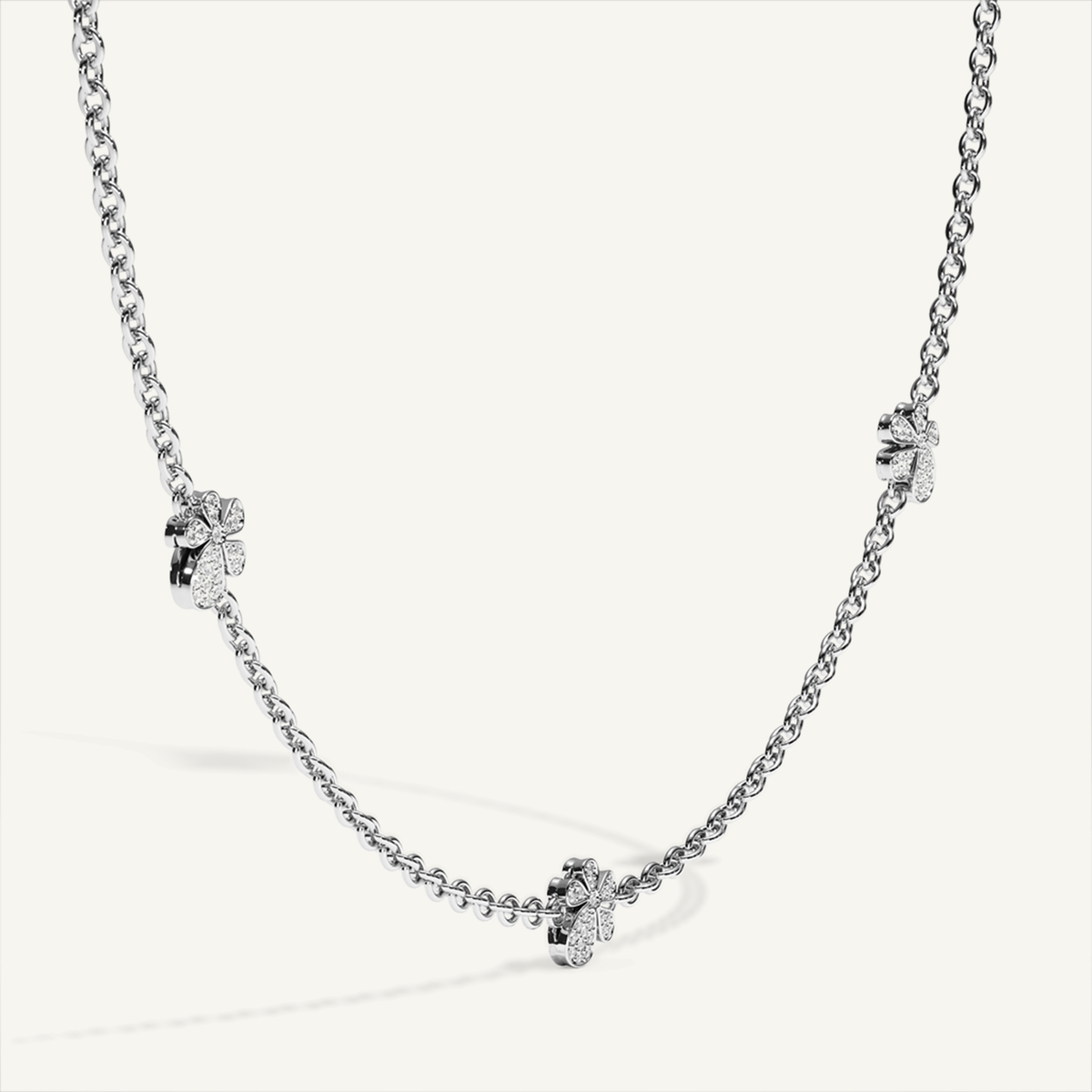 Gisela Pavé Flower Necklace – White Gold product view 4