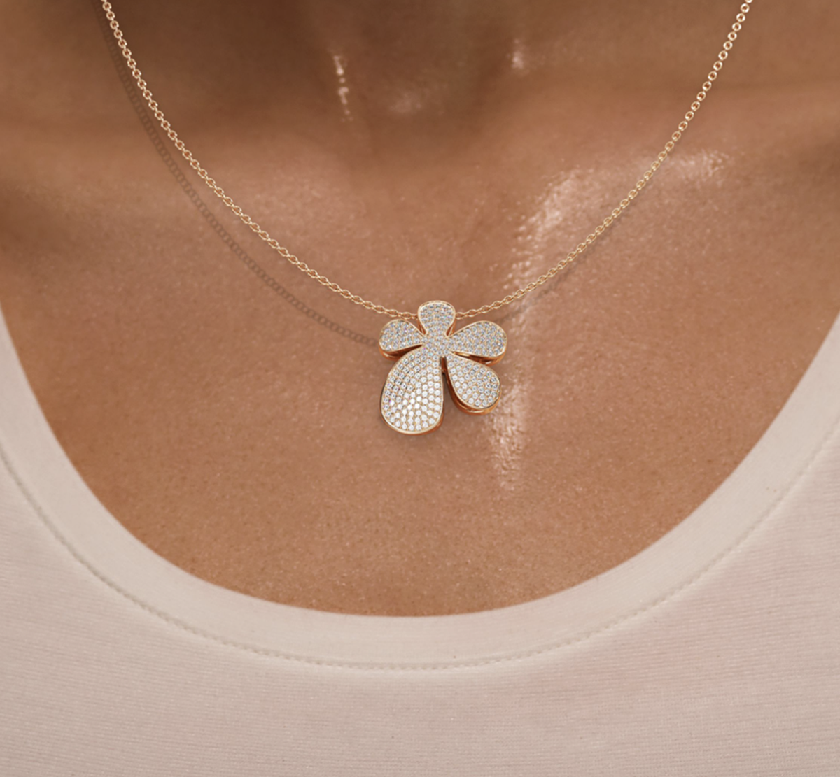 Gisela Pavé Pendant –  on model 4