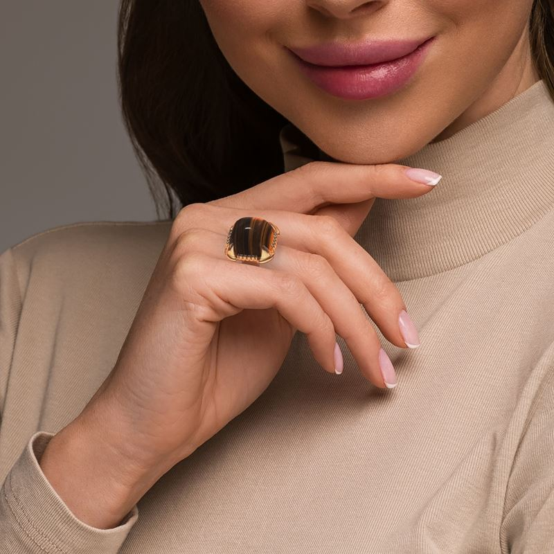 Griffe Ring Tiger Eye – 18K Rose Gold – on-hand