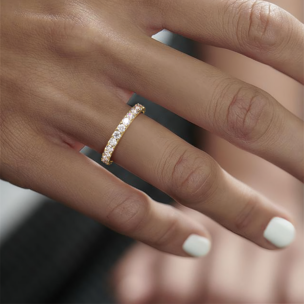 MONTE M25 3 mm diamond eternity ring in 18K yellow gold — original lifestyle photograph