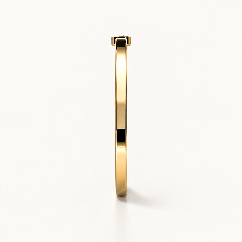 Open Monogram Frame Cuff aus poliertem 18 Karat Gelbgold, Seitenansicht