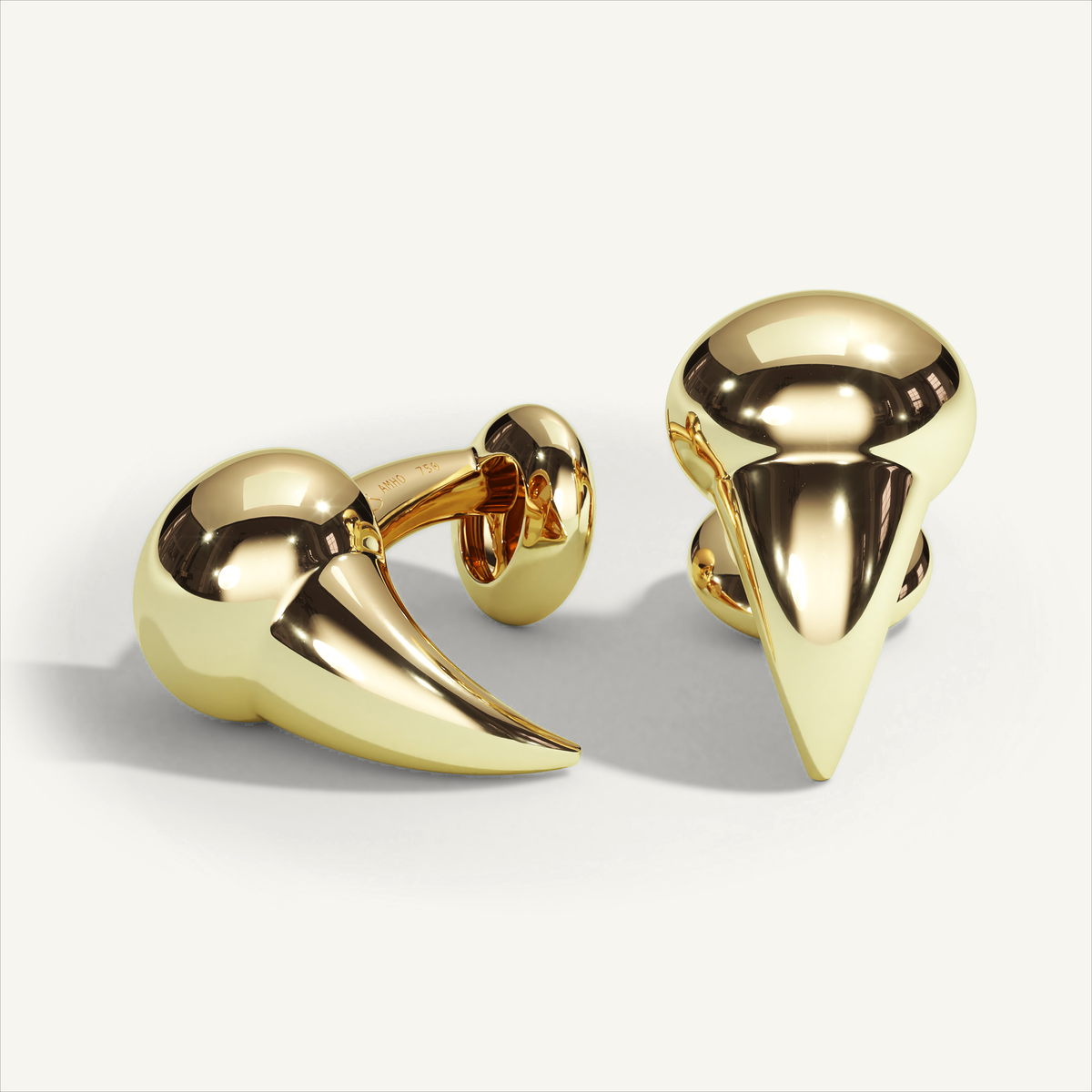 Les Griffe Cufflinks in 18K yellow gold, product view