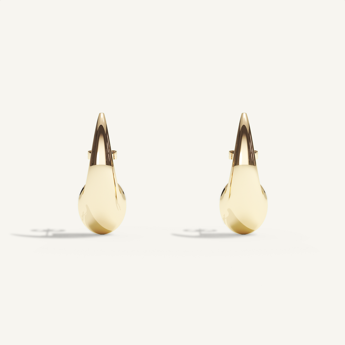 Griffe Ear Cuff in 18K yellow gold, product view