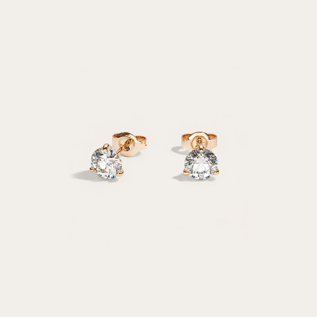 Truine diamond studs, Rose Gold, 0.40 ct per pair (0.20 ct per diamond), approx. 3.8 mm diameter. Proportional size illustration.