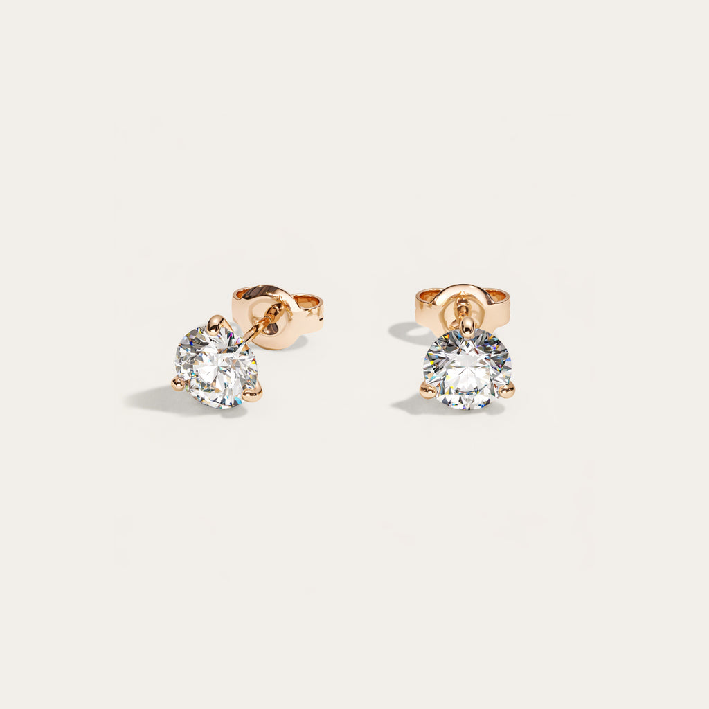 Truine diamond studs, Rose Gold, 0.60 ct per pair (0.30 ct per diamond), approx. 4.5 mm diameter. Proportional size illustration.